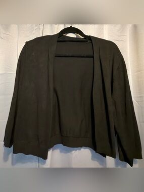 *FREE with Purchase* Black Open Front Cropped Lightweight Cardigan